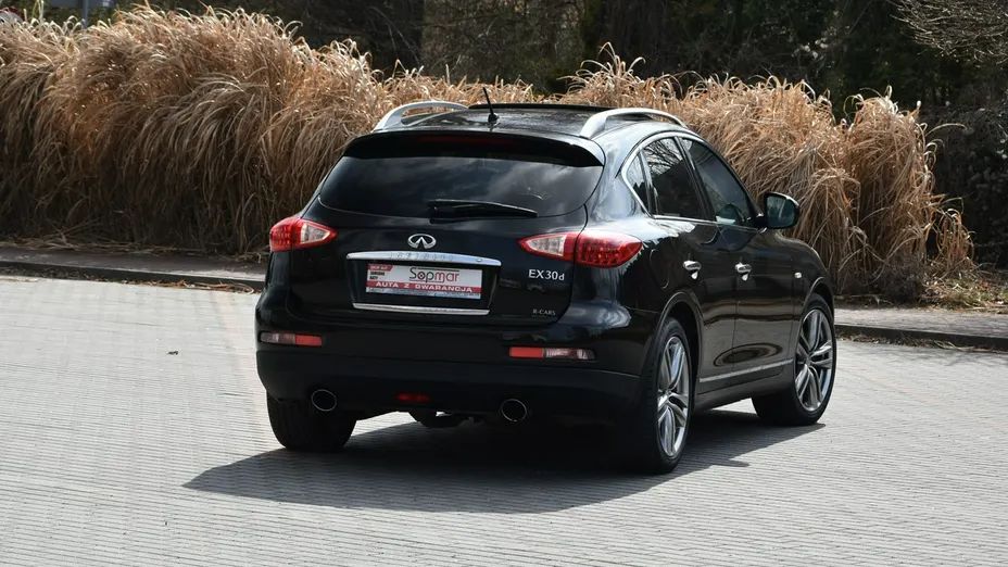 INFINITI EX -