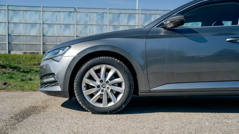 SKODA Superb -