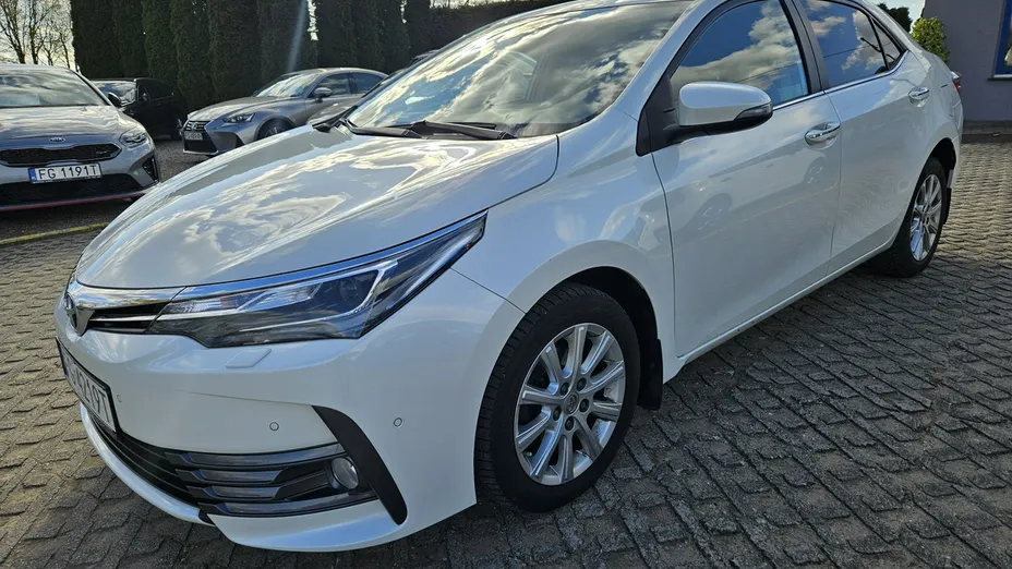 TOYOTA Corolla -