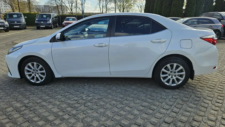 TOYOTA Corolla -