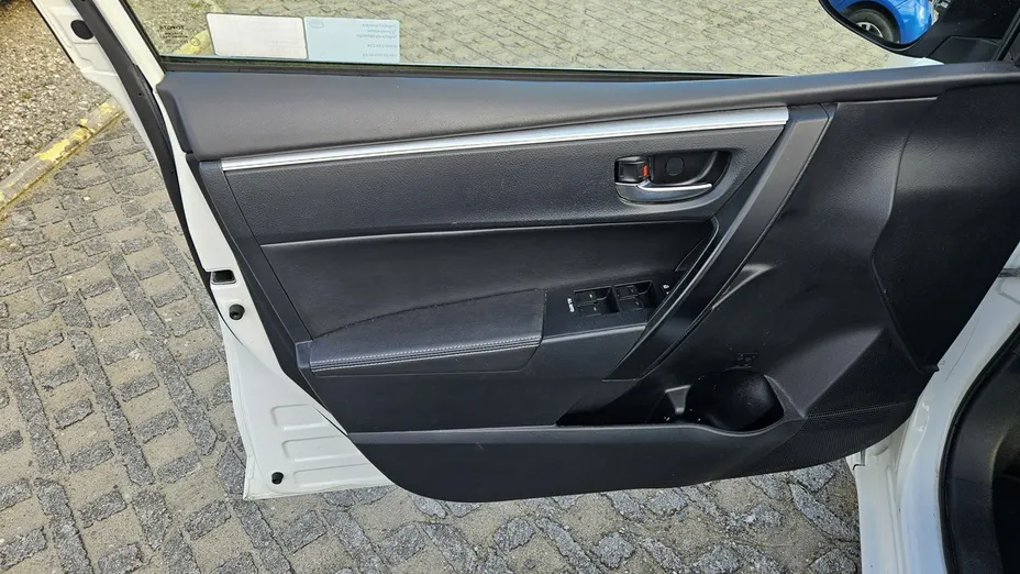 TOYOTA Corolla -