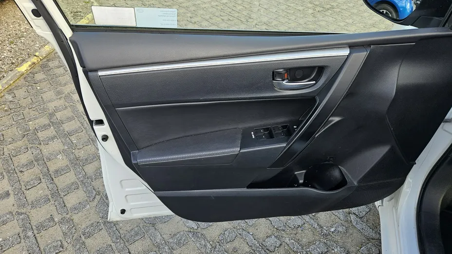 TOYOTA Corolla -