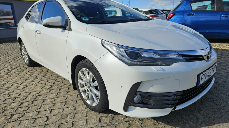 TOYOTA Corolla -