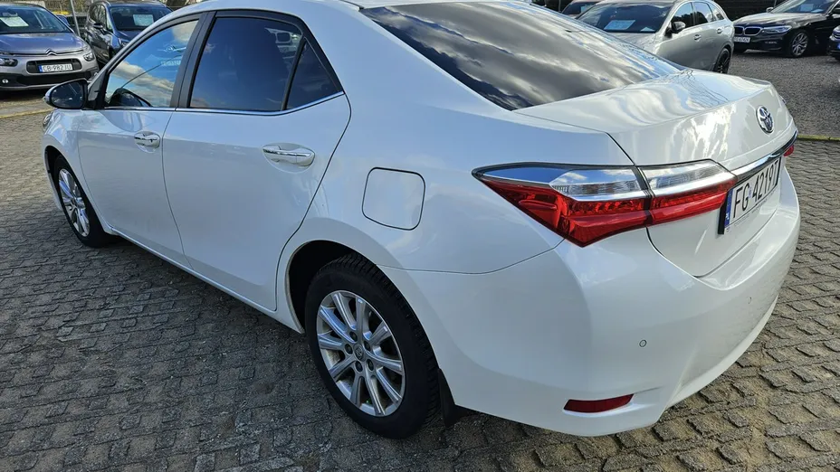 TOYOTA Corolla -
