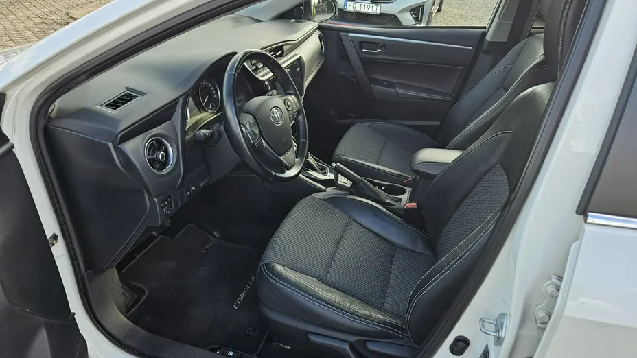 TOYOTA Corolla -