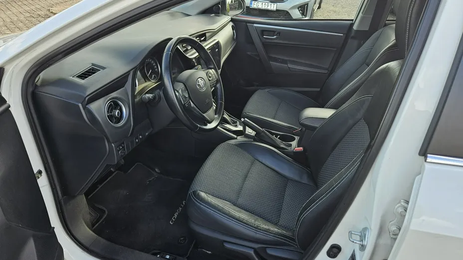 TOYOTA Corolla -