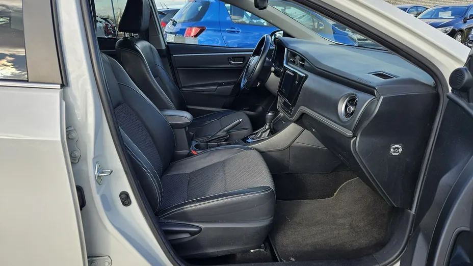 TOYOTA Corolla -