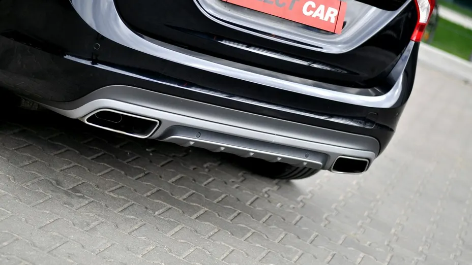 VOLVO V60 -