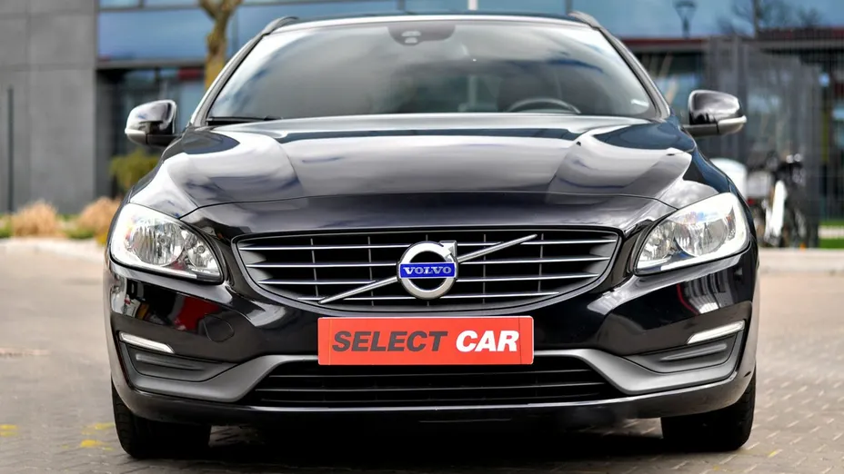 VOLVO V60 -