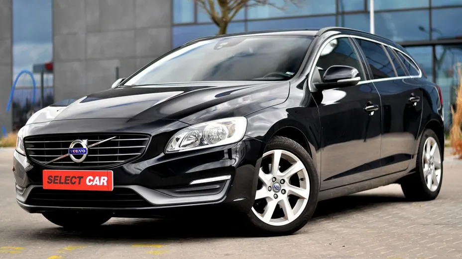 VOLVO V60 -