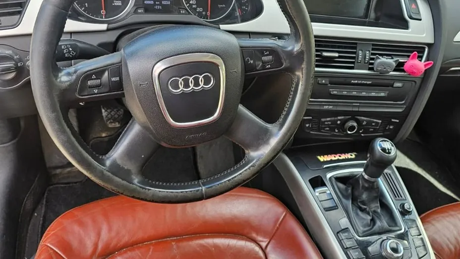 AUDI A4 -