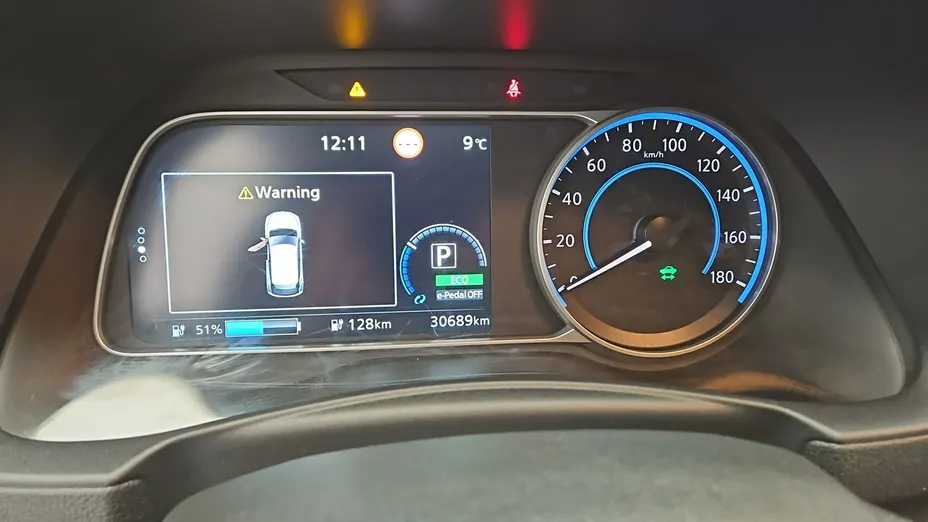 NISSAN Leaf -