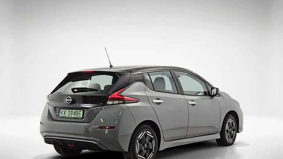 NISSAN Leaf -