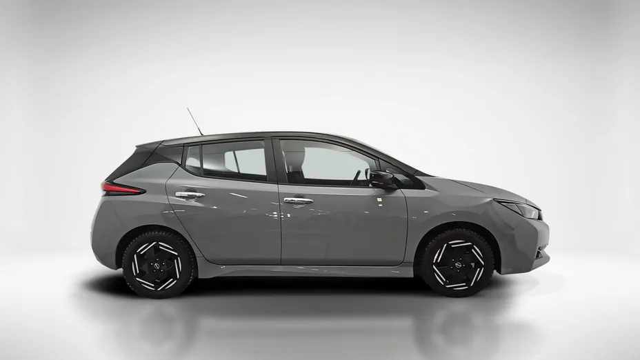 NISSAN Leaf -
