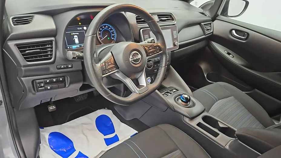NISSAN Leaf -