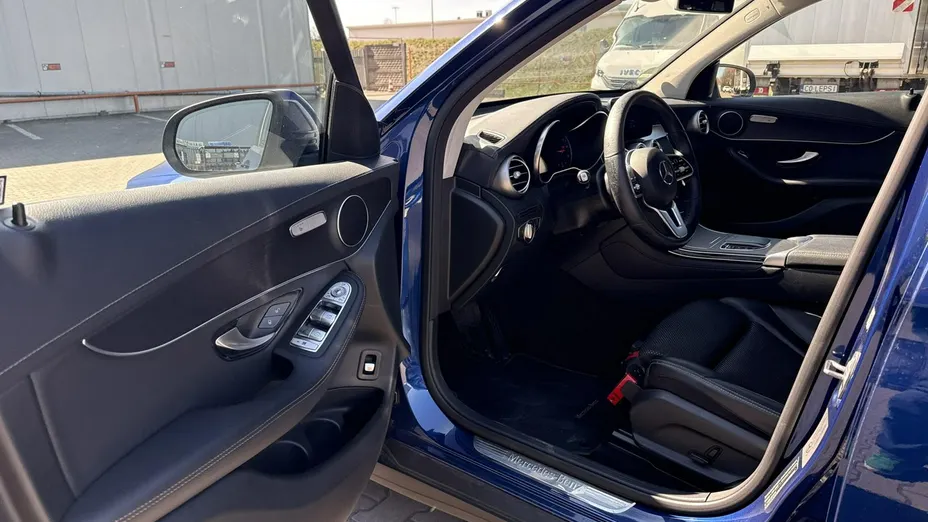 MERCEDES-BENZ GLC -
