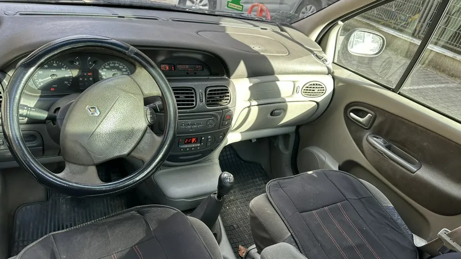 RENAULT Scenic -