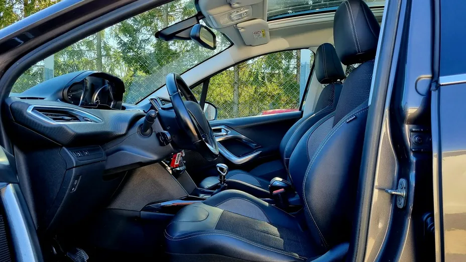 PEUGEOT 2008 -