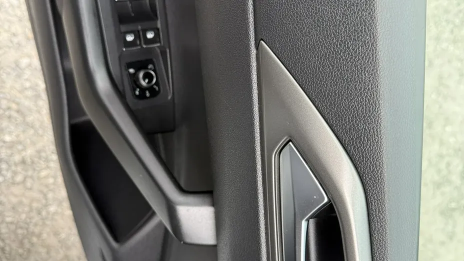 VOLKSWAGEN Polo -