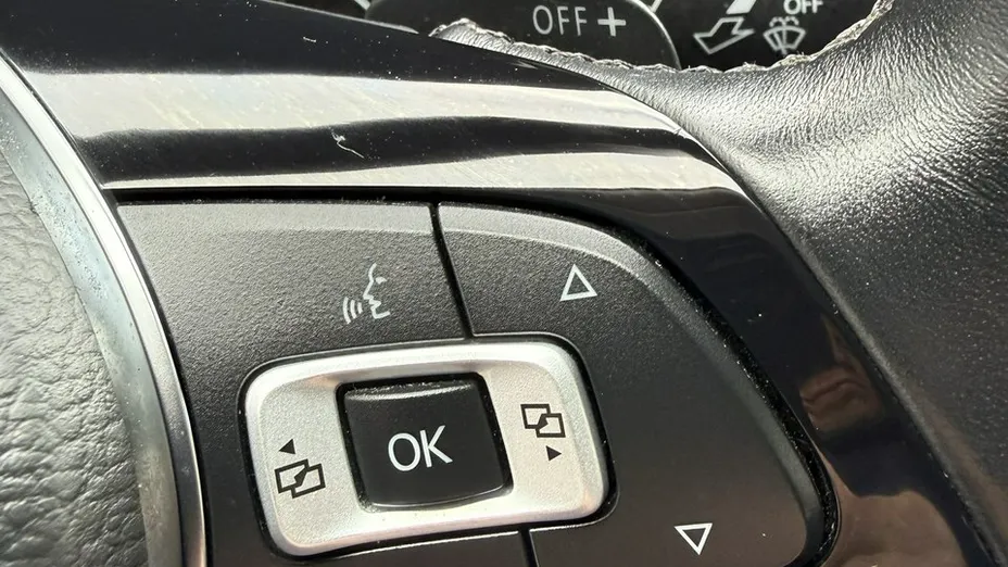 VOLKSWAGEN Polo -