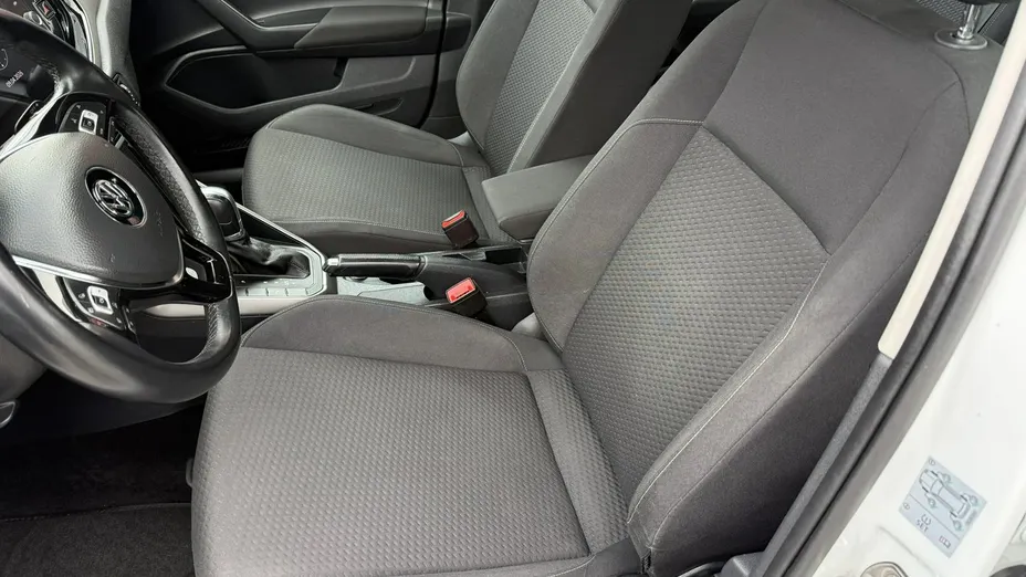 VOLKSWAGEN Polo -