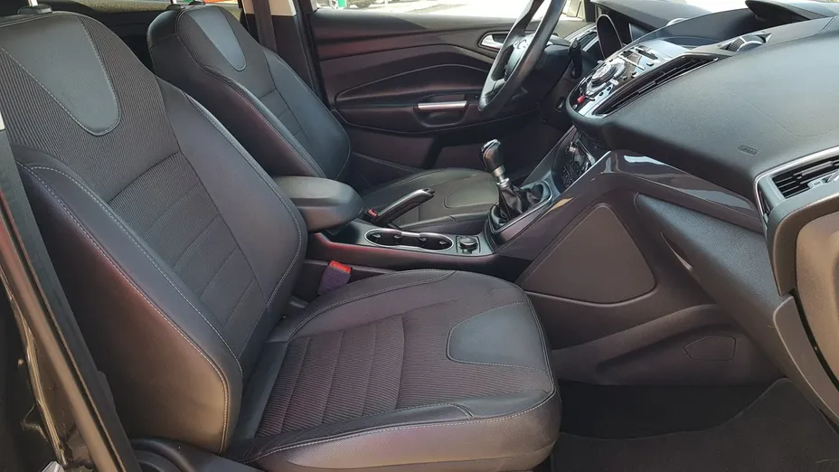 FORD Kuga -