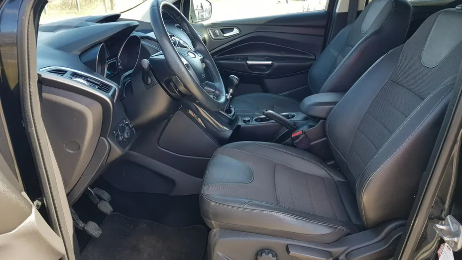 FORD Kuga -