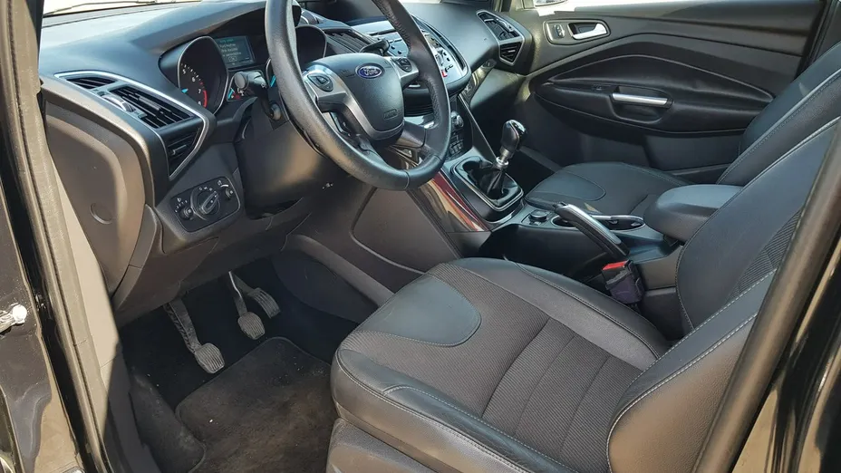 FORD Kuga -