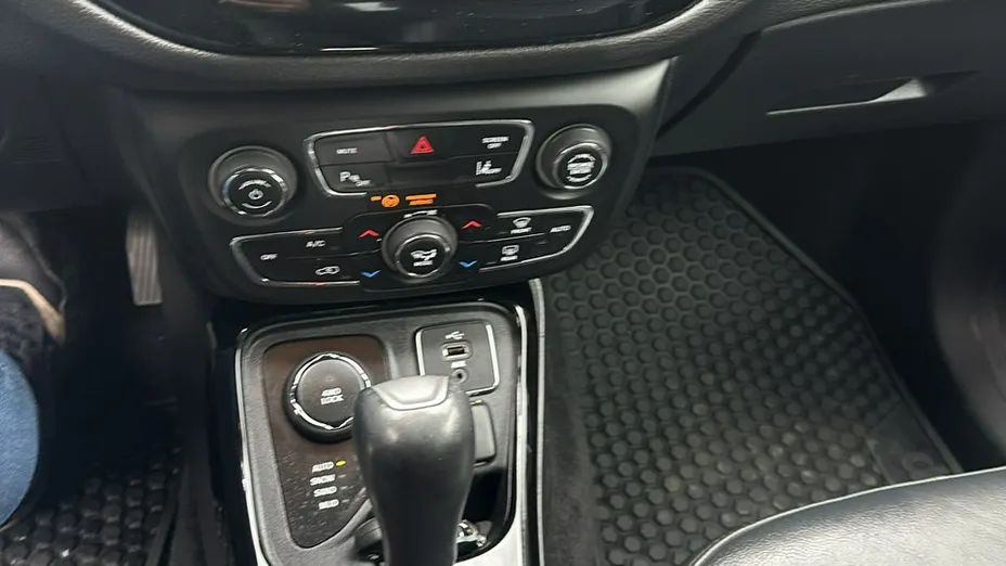 JEEP Compass -