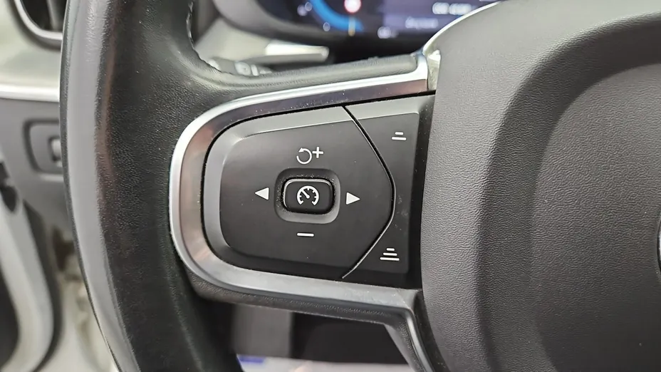 VOLVO XC60 -