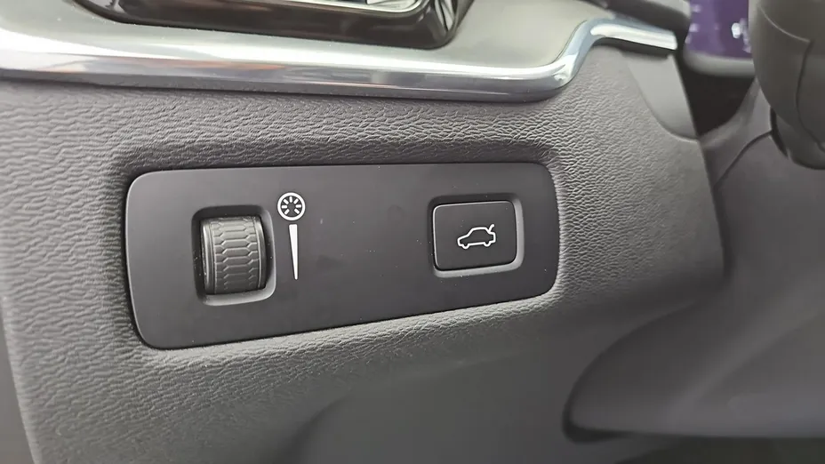 VOLVO XC60 -