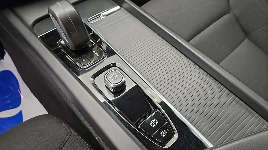 VOLVO XC60 -