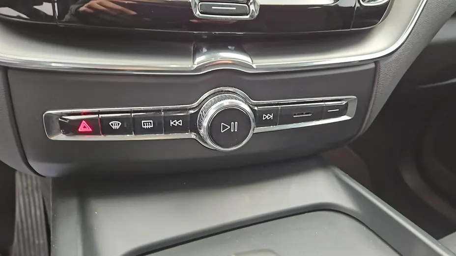 VOLVO XC60 -