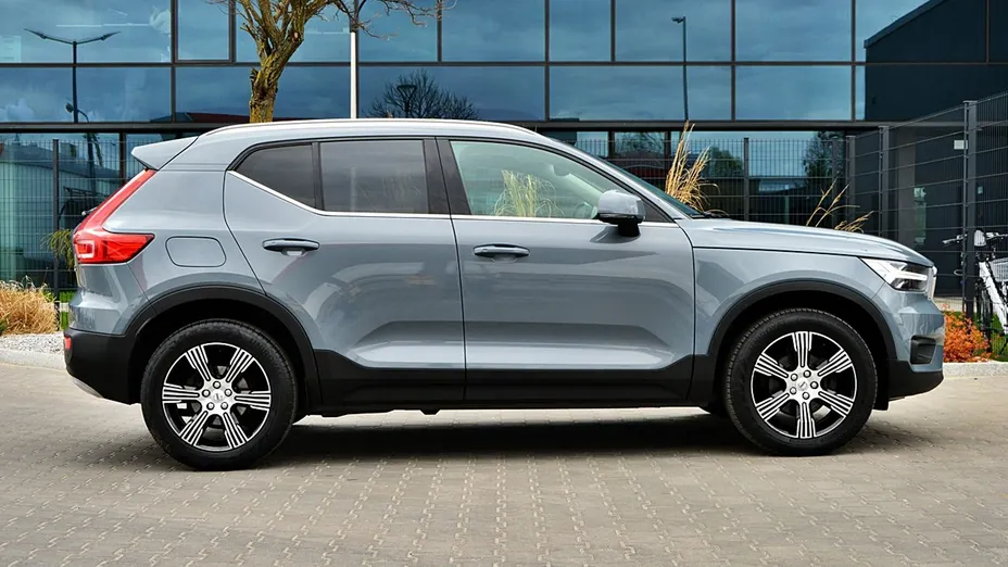 VOLVO XC40 -