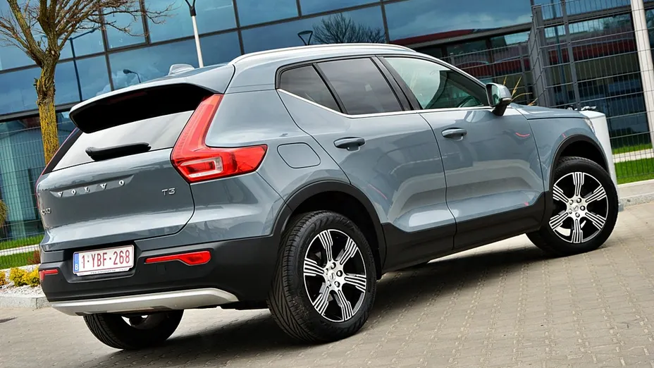 VOLVO XC40 -
