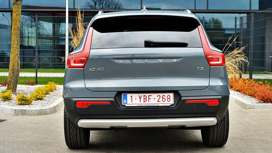 VOLVO XC40 -