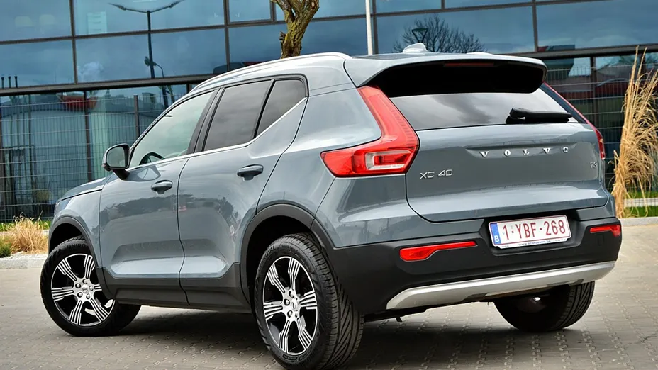 VOLVO XC40 -