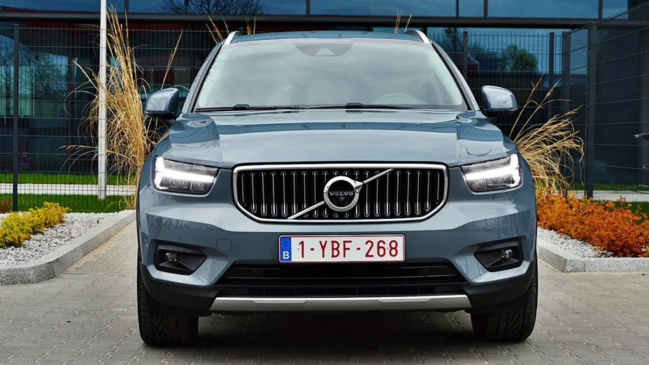 VOLVO XC40 -