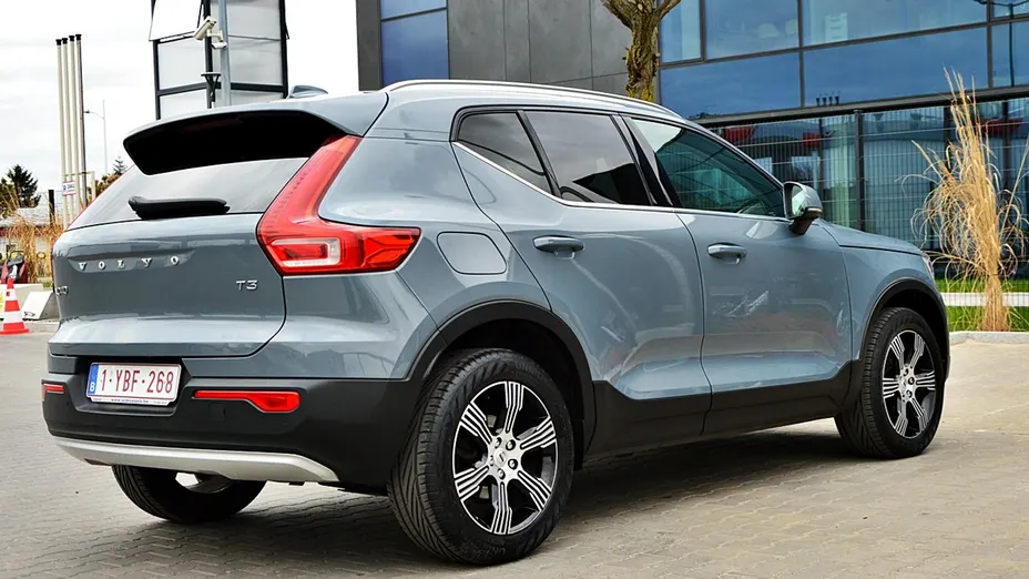 VOLVO XC40 -
