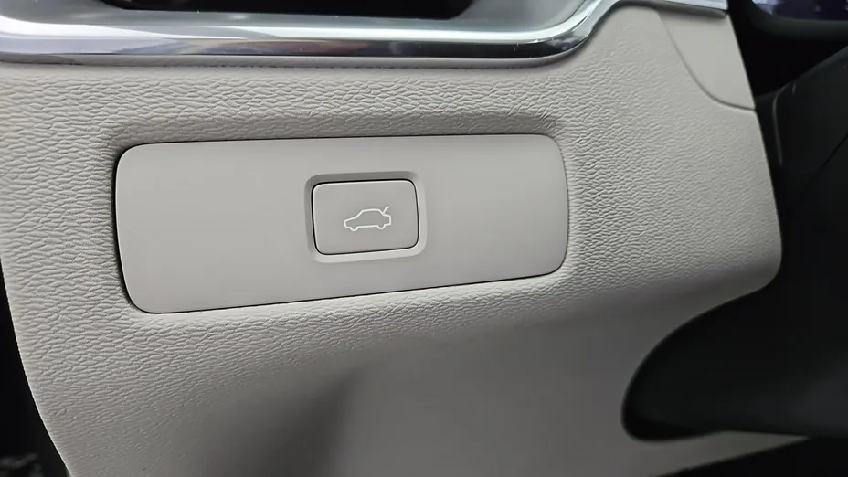 VOLVO XC60 -
