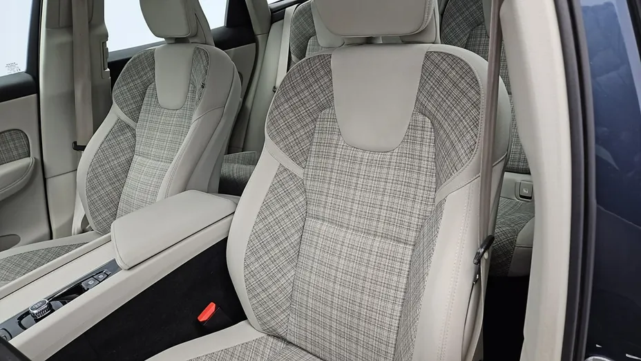 VOLVO XC60 -