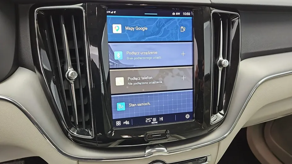 VOLVO XC60 -