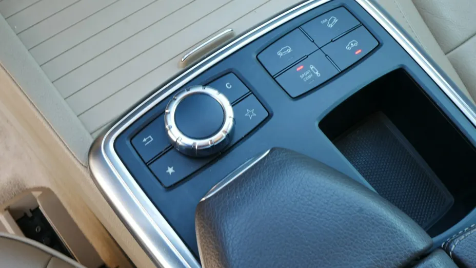 MERCEDES-BENZ ML -