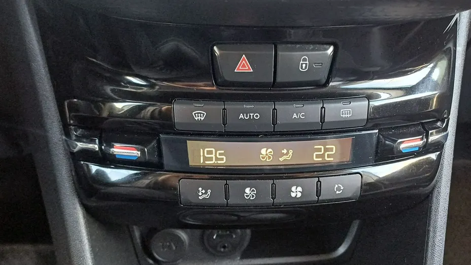 PEUGEOT 2008 -