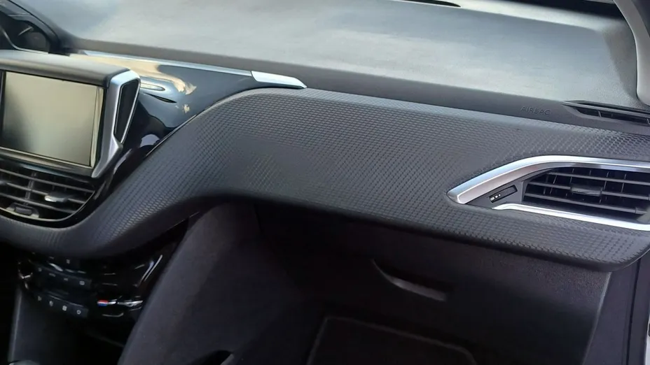 PEUGEOT 2008 -