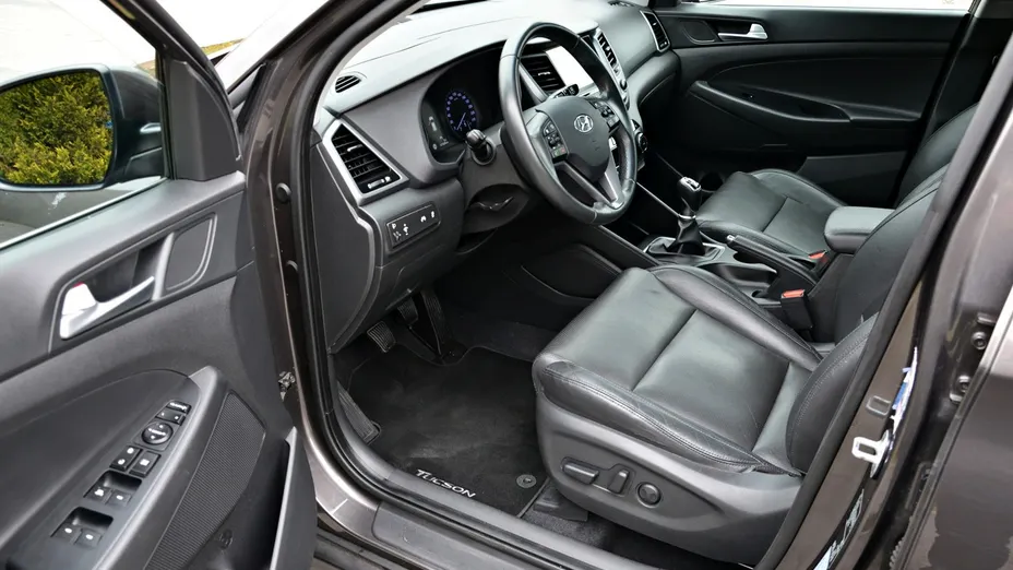 HYUNDAI Tucson -