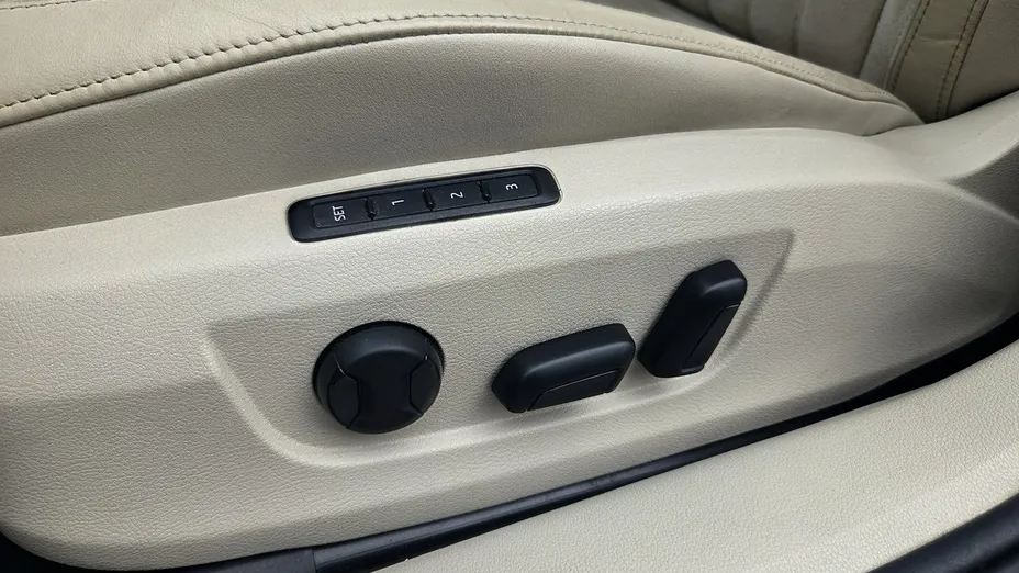 SKODA Superb -