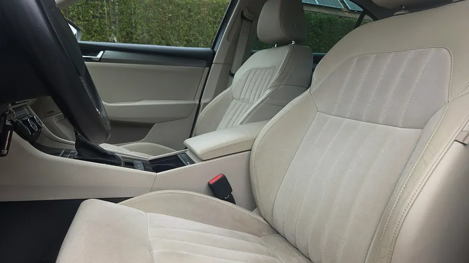 SKODA Superb -