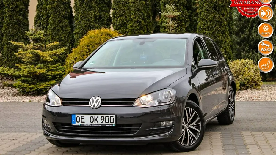 VOLKSWAGEN Golf -