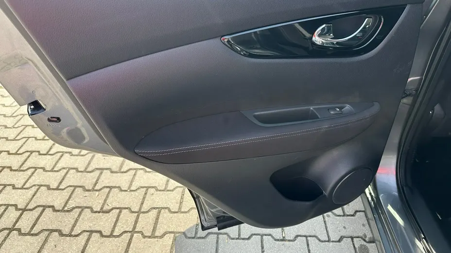 NISSAN Qashqai -